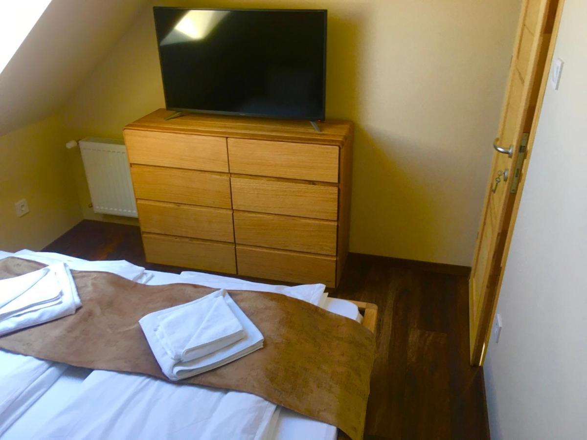 Wood Apartman Deluxe Belvaros Apartment Veszprem Luaran gambar