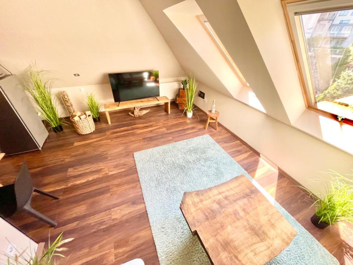 Wood Apartman Deluxe Belvaros Apartment Veszprem Luaran gambar